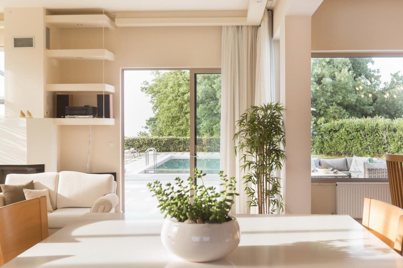 Lux Villa Mia With Heated Pool, 2Km To Beach & Childrens Area! Mikro Metochi Luaran gambar