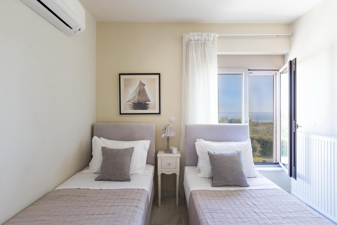 Lux Villa Mia With Heated Pool, 2Km To Beach & Childrens Area! Mikro Metochi Luaran gambar