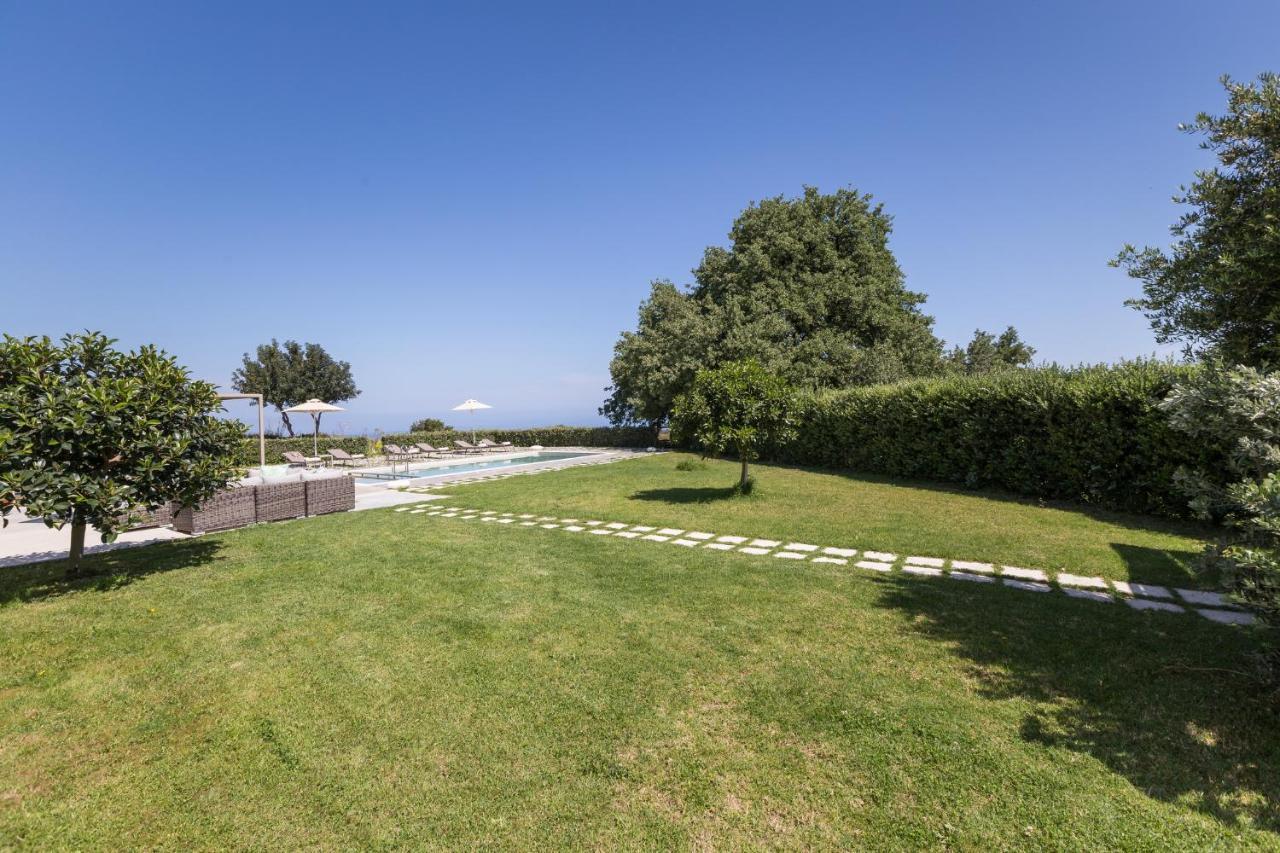 Lux Villa Mia With Heated Pool, 2Km To Beach & Childrens Area! Mikro Metochi Luaran gambar