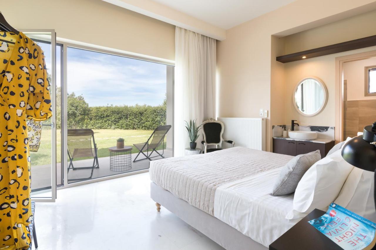 Lux Villa Mia With Heated Pool, 2Km To Beach & Childrens Area! Mikro Metochi Luaran gambar