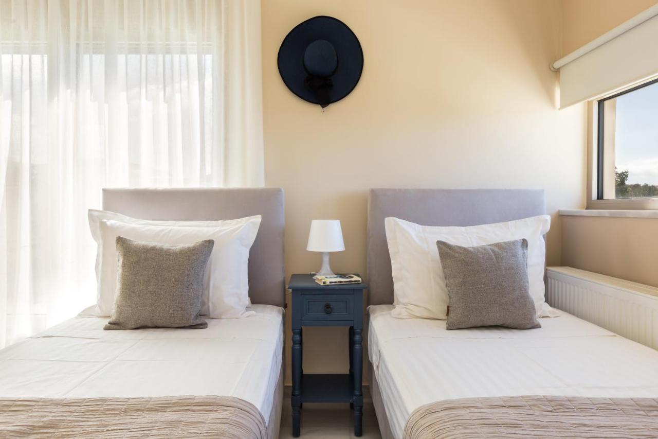 Lux Villa Mia With Heated Pool, 2Km To Beach & Childrens Area! Mikro Metochi Luaran gambar