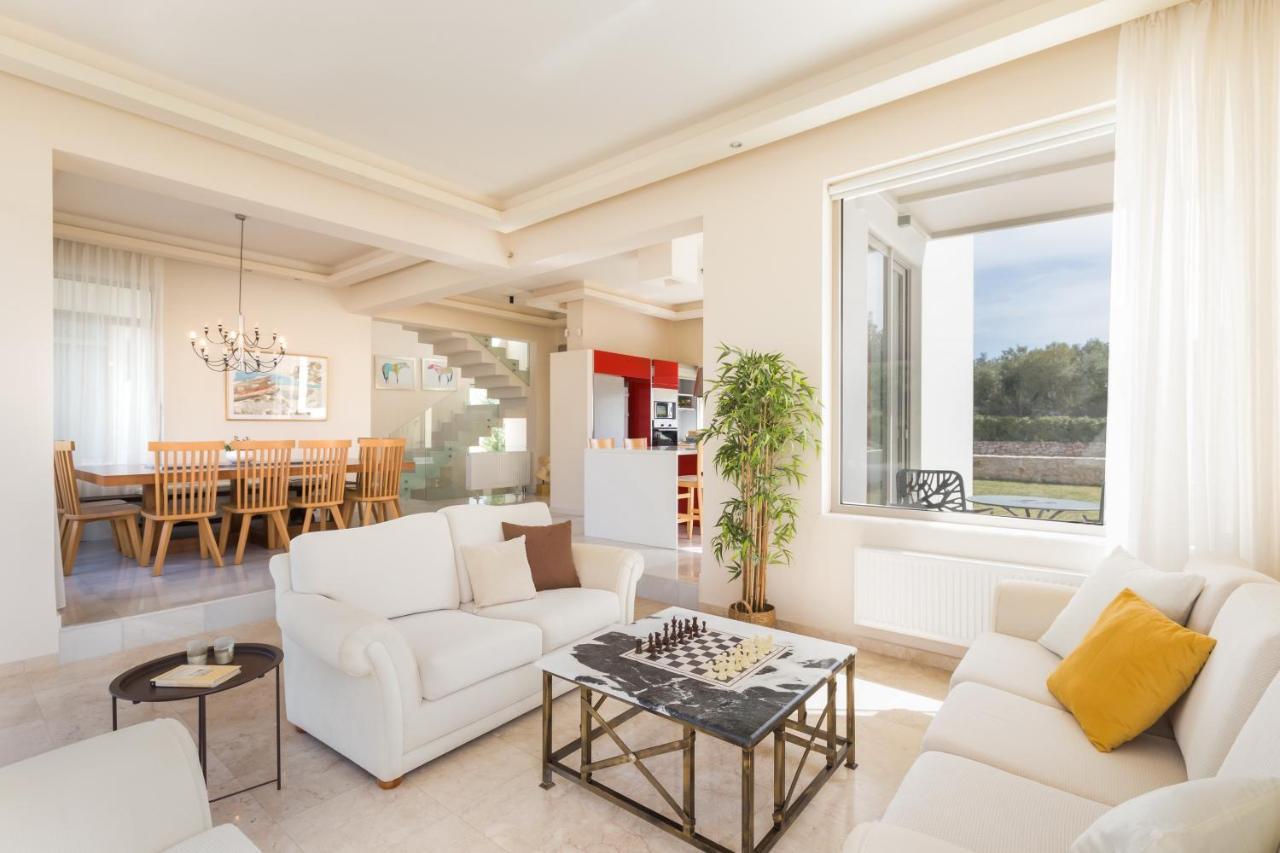 Lux Villa Mia With Heated Pool, 2Km To Beach & Childrens Area! Mikro Metochi Luaran gambar
