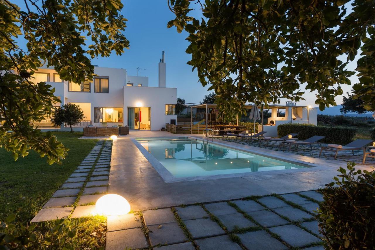 Lux Villa Mia With Heated Pool, 2Km To Beach & Childrens Area! Mikro Metochi Luaran gambar