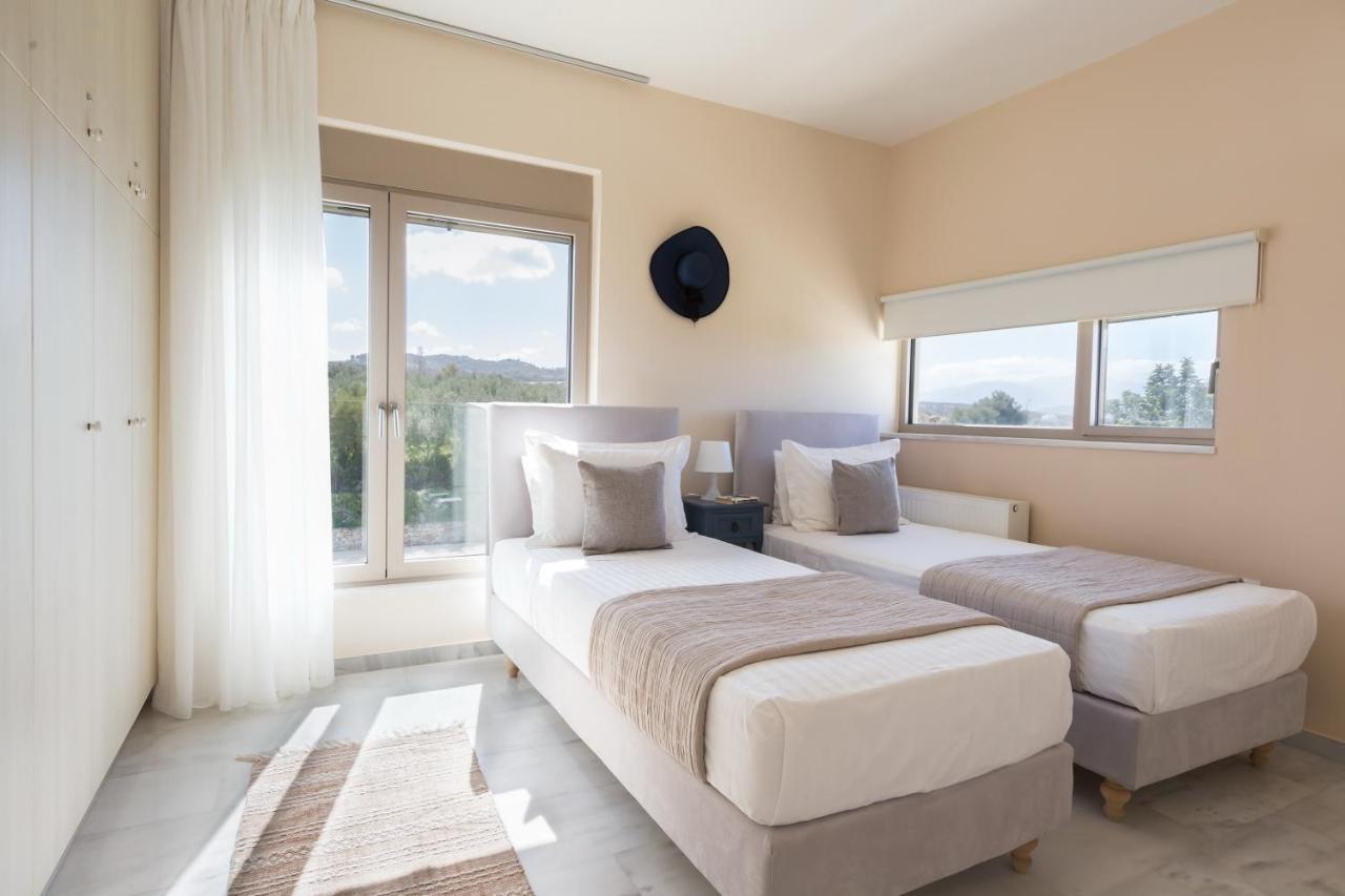 Lux Villa Mia With Heated Pool, 2Km To Beach & Childrens Area! Mikro Metochi Luaran gambar